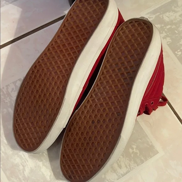 Vans off the wall Classic Red Men's High-Top Sneakers - Picture 5 of 7